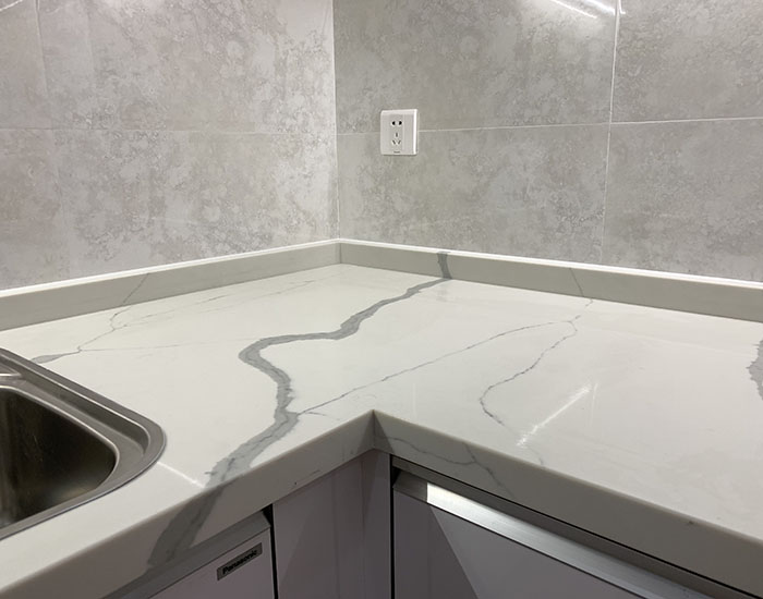 quartz countertop in the kitchen